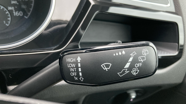 Volkswagen Touran 1.5 TSI EVO SEL 5dr DSG Petrol Estate